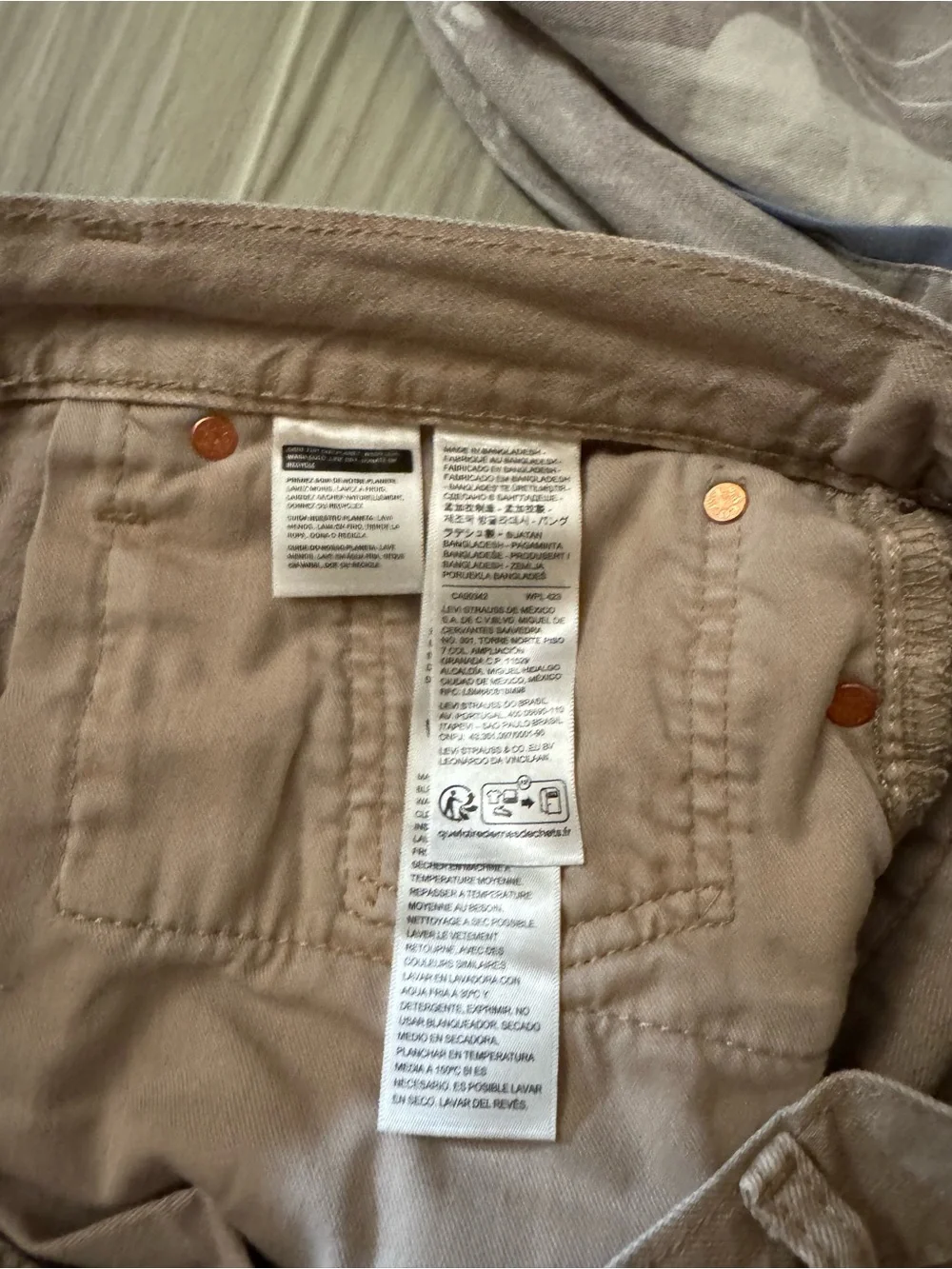 Mens Levi’s Straight Khaki Jeans 568